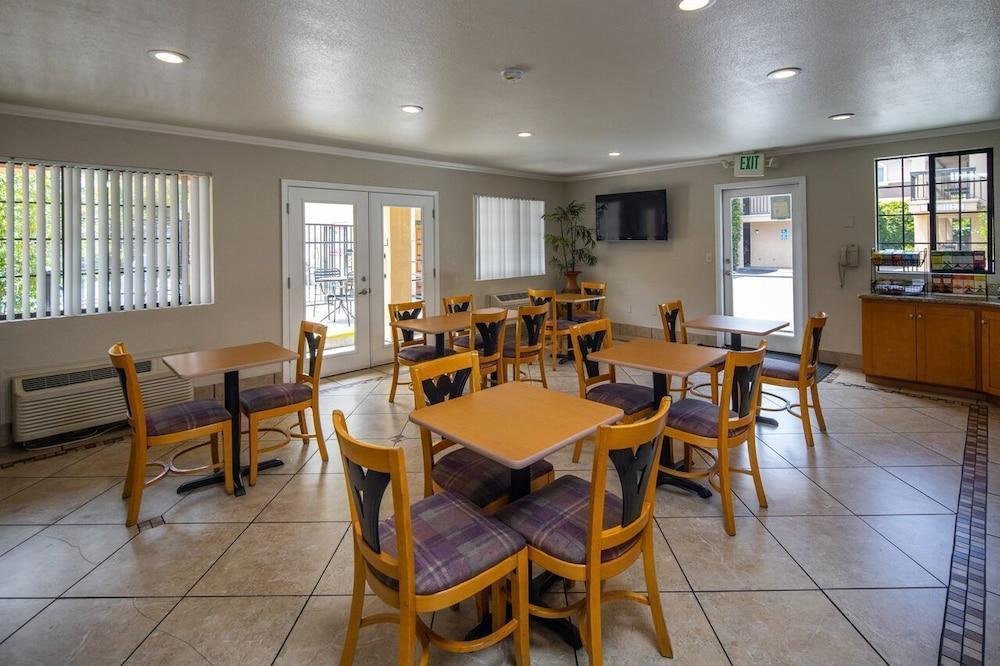 Ramada By Wyndham Hotel