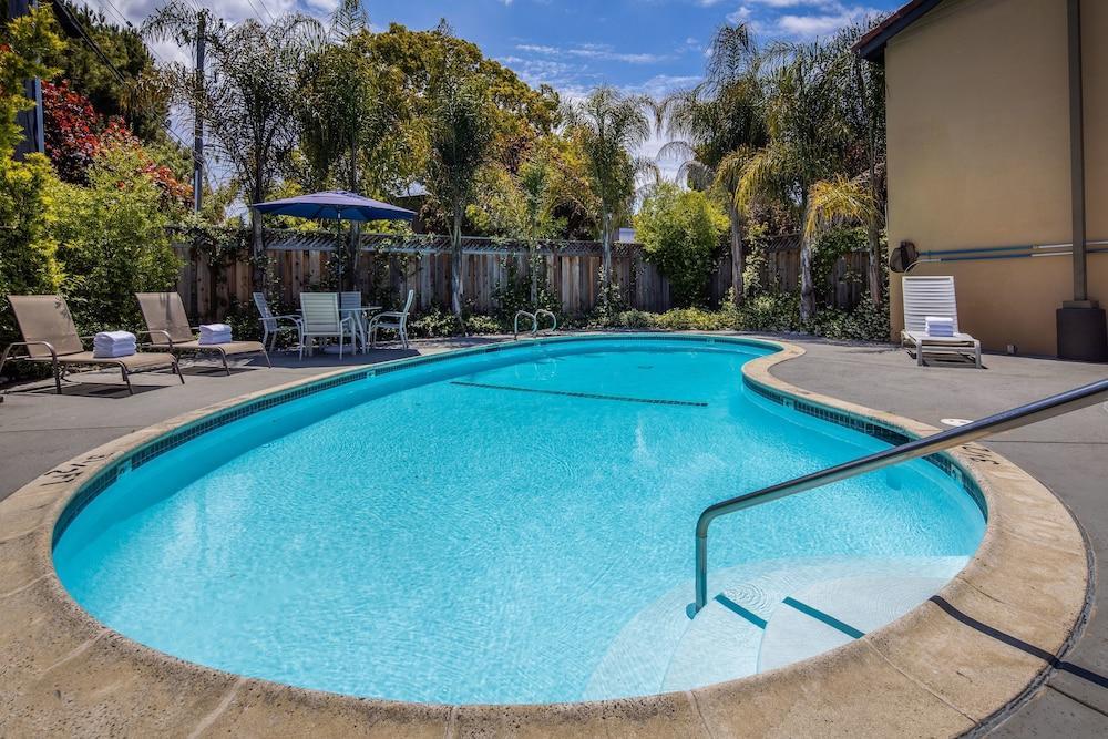 Ramada By Wyndham 2* Mountain View