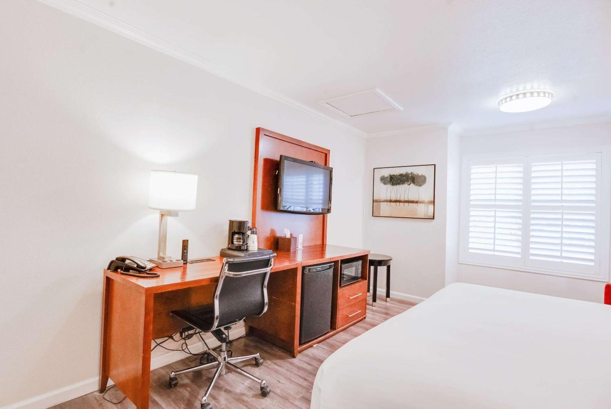 Ramada By Wyndham 2* Mountain View