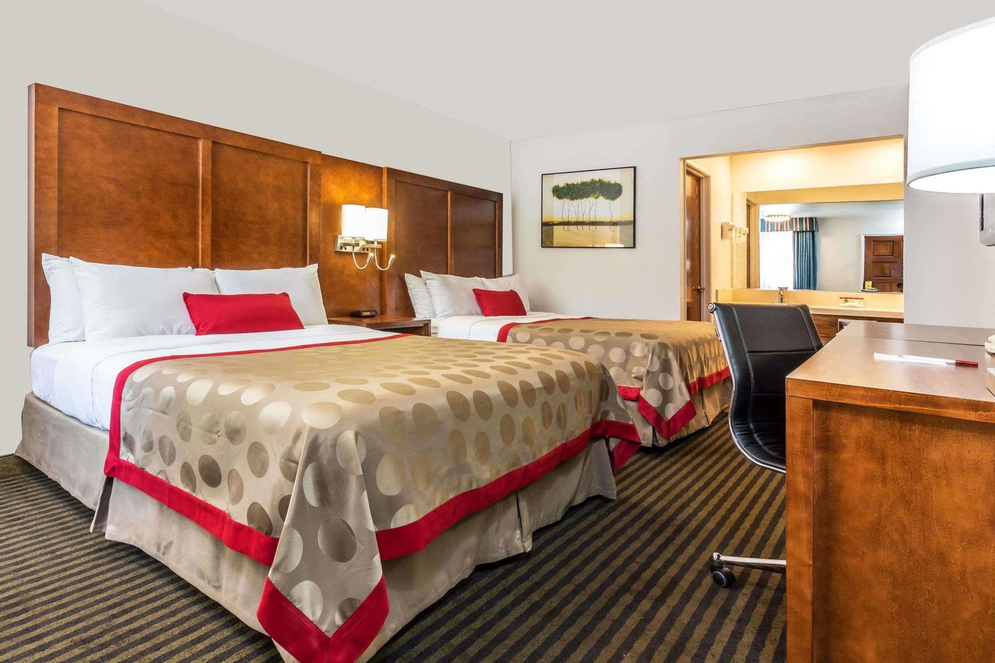 Ramada By Wyndham Hotel 2*