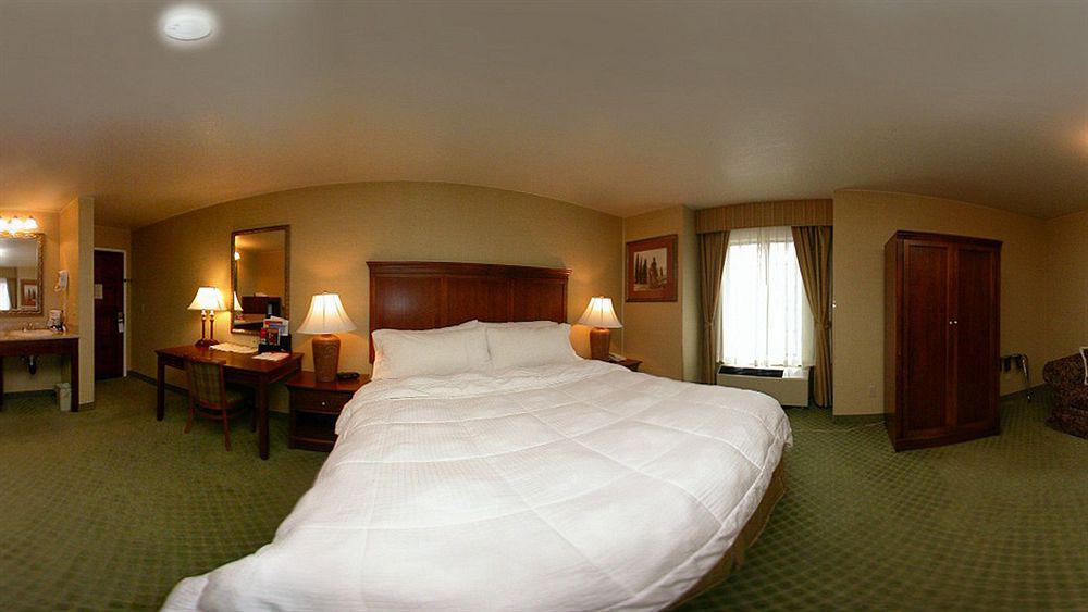 Ramada By Wyndham Hotel