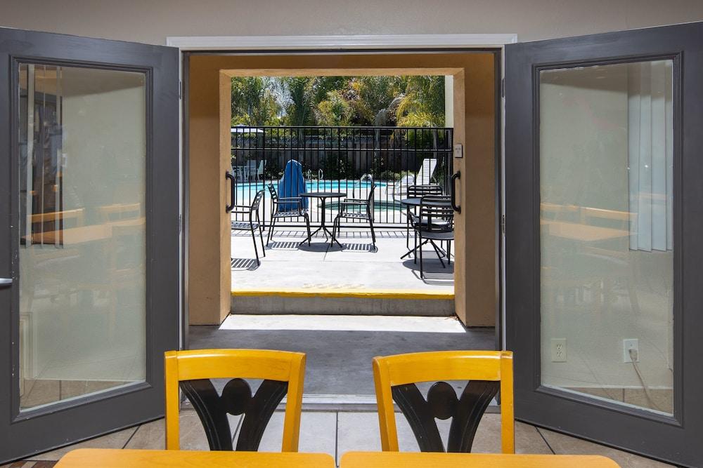 Hotel Ramada By Wyndham Mountain View